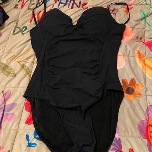 Assets by Sara Blakey Spanx XL swimsuit